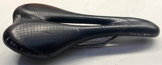 Sillín de carbono Selle Italia SLR Gel Flow. Negro. 130 mm de ancho. Rieles Vanox.