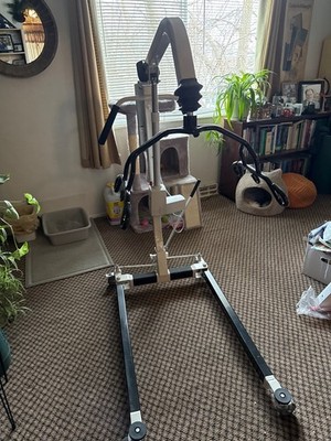 Joerns Hoyer HML400 Electric Deluxe Power Patient Lift 400LB Max w/Battery  2FLR
