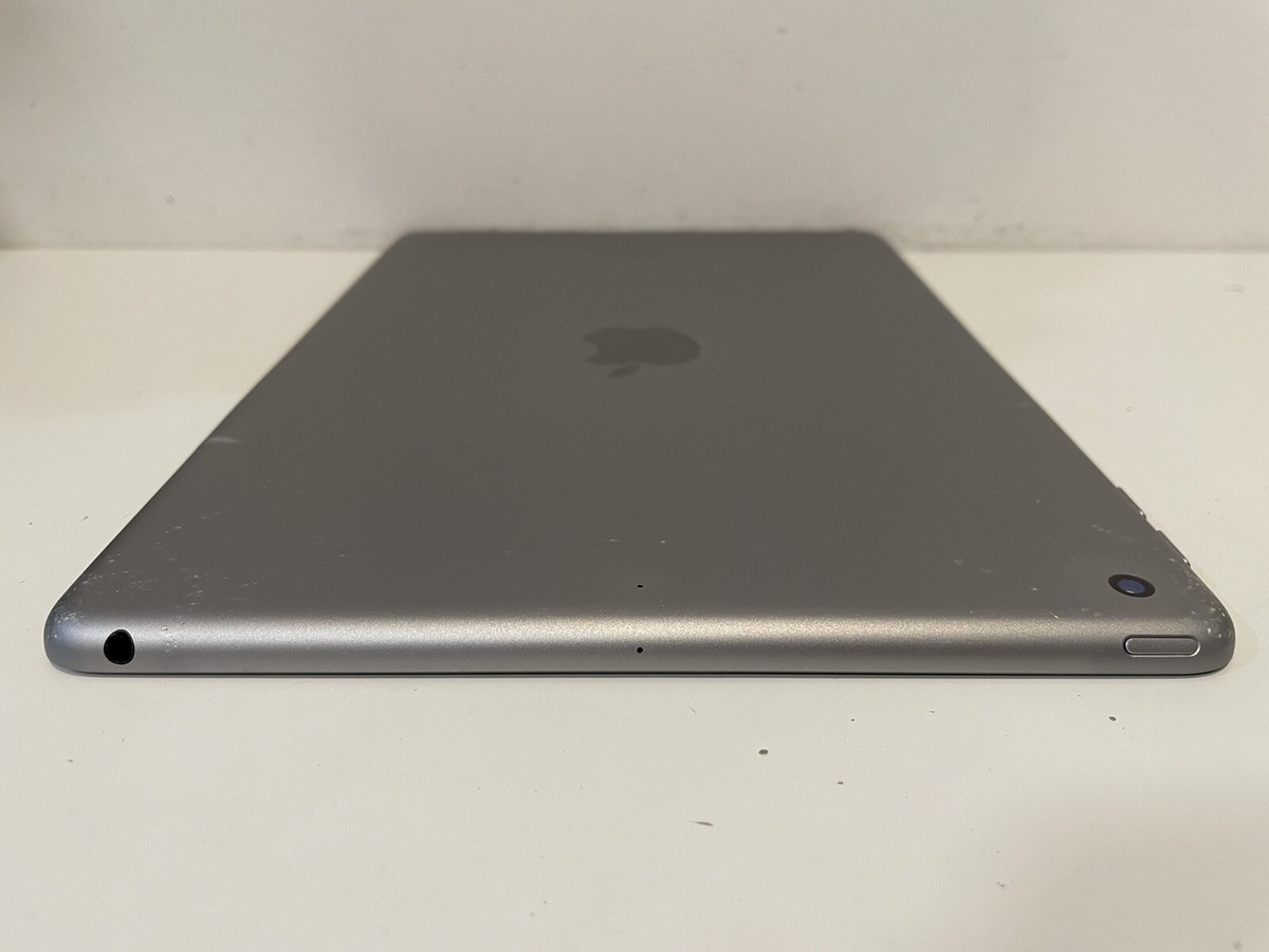 Apple iPad (6th Generation) - 32GB - Wi-Fi, 9.7in - Space Gray