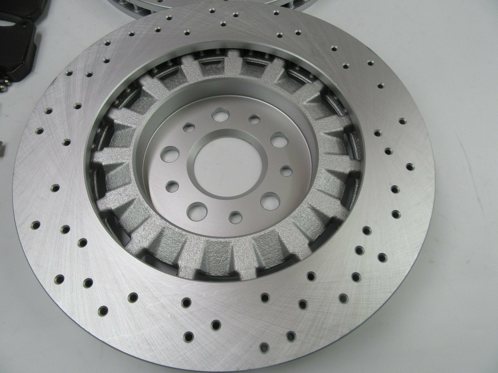 Maserati Ghibli Quattroporte front brake pads rotors oil filter 530