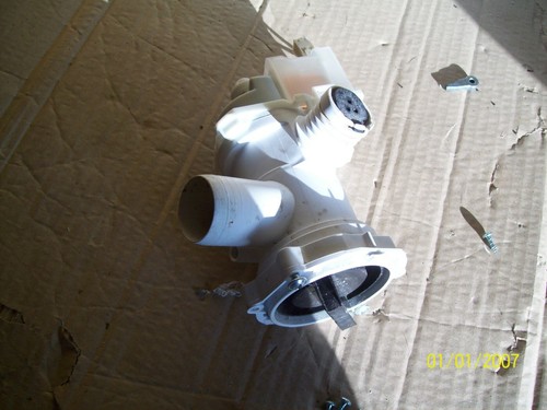 Hotpoint Waschmaschine Ablaufpumpe BHWM129UK