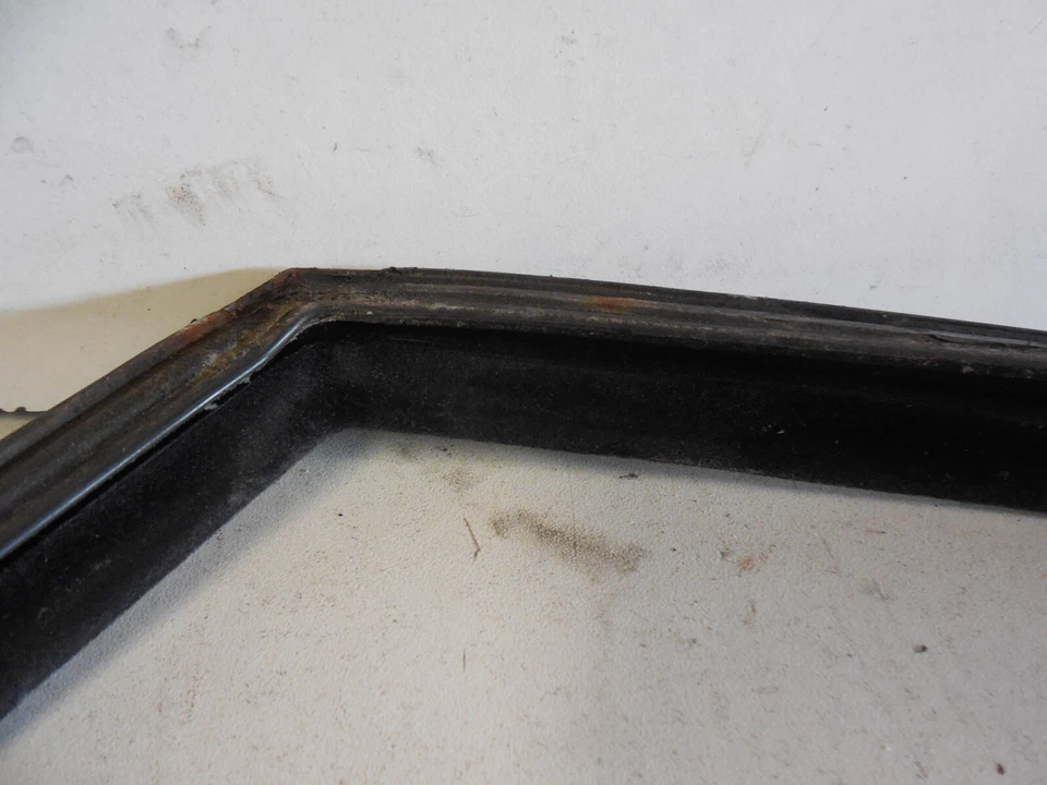 1998-03 Jaguar XJR XJ8 X308 porta interna traseira direita guia janela vedação tira meteorológica - Imagem 3 de 4