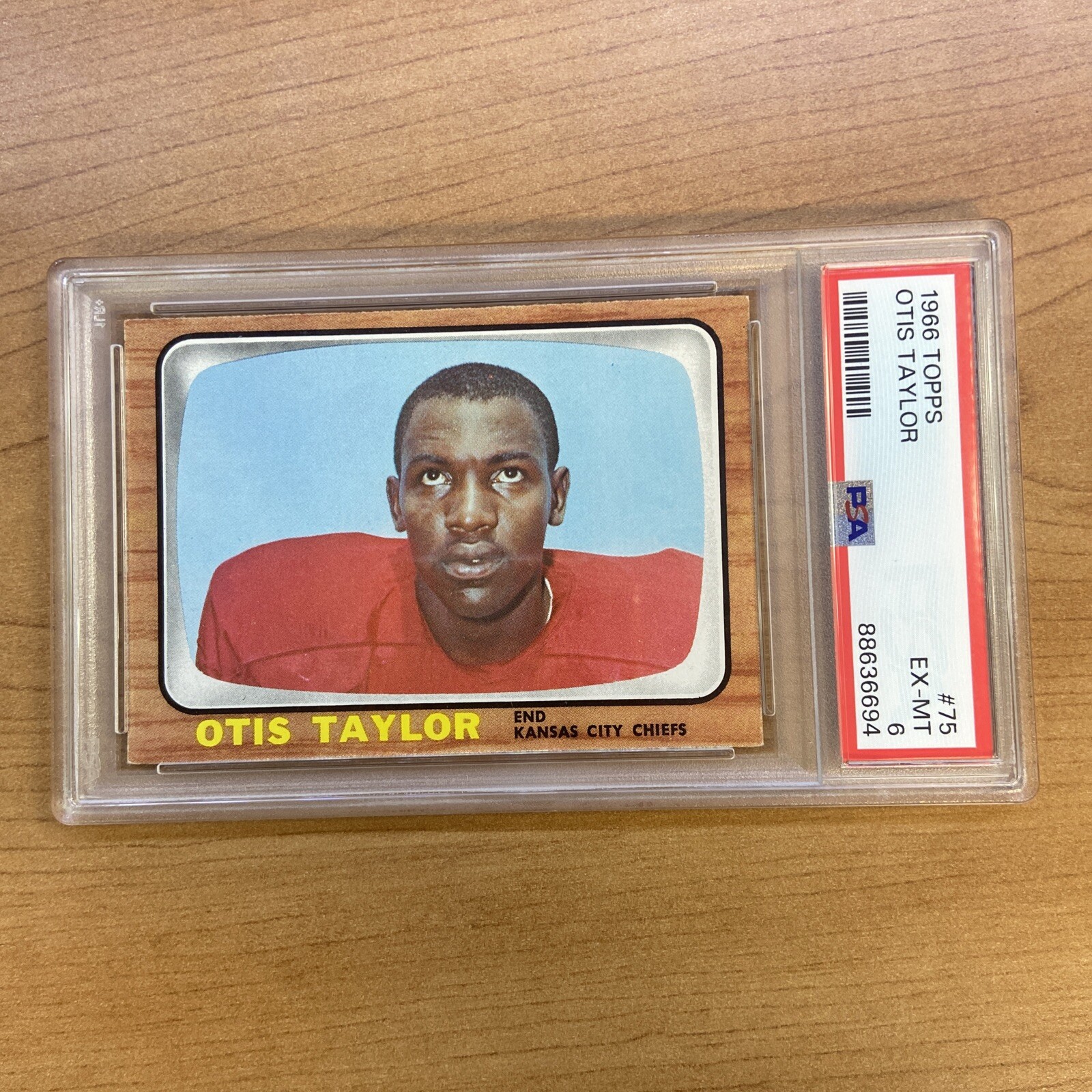 1966 Topps Football Otis Taylor #75 PSA 6 Chiefs