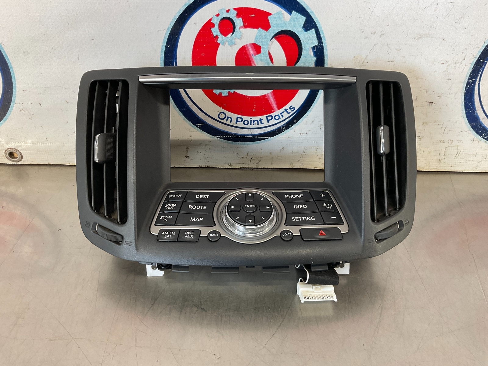 2010 Infiniti G37 Center Dash Navigation Controls Vent Trim OEM 22BHYDC