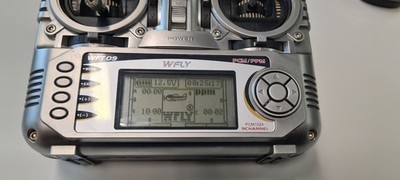 WFT-09 9-Kanal Fernsteuerung von WFLY mit Futaba  Modulschacht 35Mhz