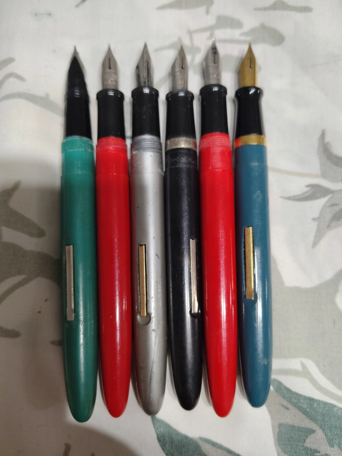 LOT OF 53 DIFFERENT FOUNTAIN PENS MOSTLY MADE IN USA - product detail image 20