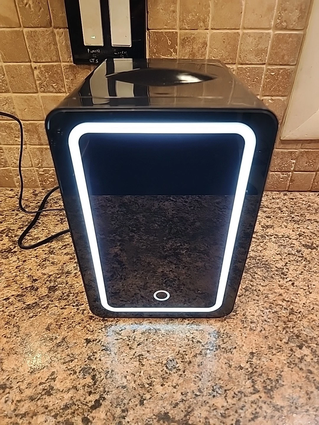 WOW! LED Lighted Mini Fridge Beverage Fridge with Glass Hinged Door,6L Hot/Cold