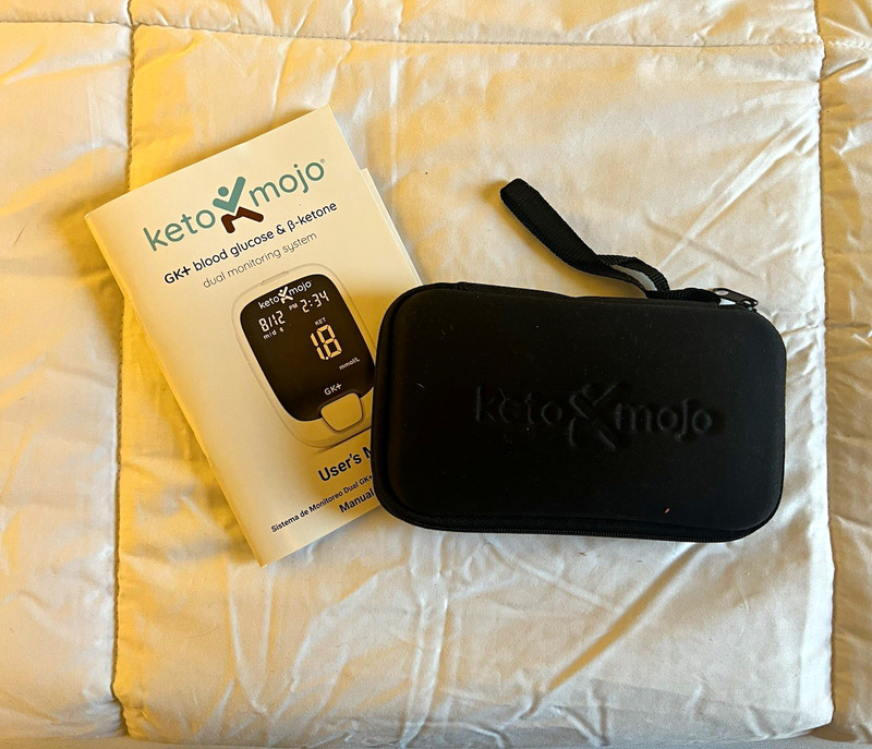 Keto-Mojo GK+ Blood Glucose & Ketone Digital Monitor Meter w/ Case & User Manual