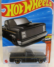 HOT WHEELS HOT TRUCKS  '83 CHEVY SILVERADO  MINT 
