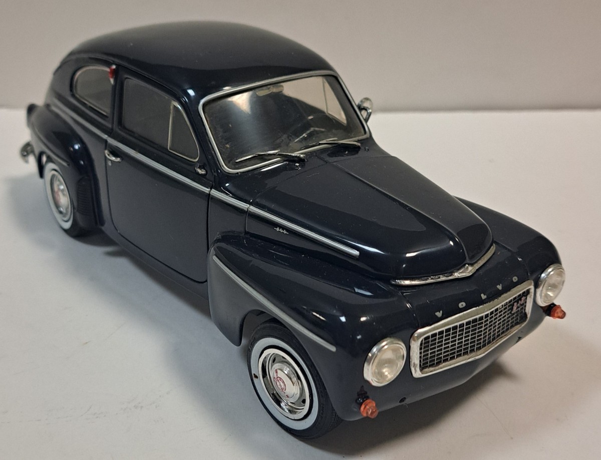 Revell ボルボ PV 544 ミニカー 1/18 ブラック Revell 1:18 Diecast Car Navy Blue Volvo PV544 | eBay