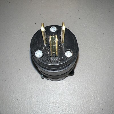 Electrical Components   Grounding Plug   Leviton R70-515PR-00R   15A 125V Rubber
