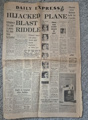 Hi-Jacked Plane Headline Daily Express Zeitung 30. August 1969
