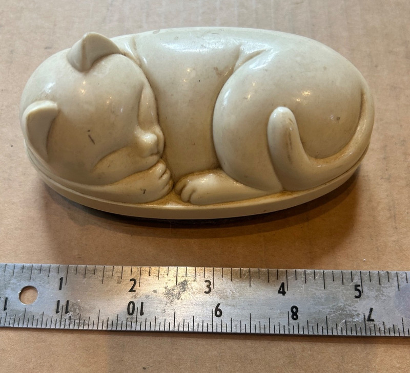 Vintage Sleeping Cat Lint Brush