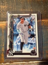 2025 Topps Holiday Aaron Judge Elf SP HE-10 Yankees Short Print