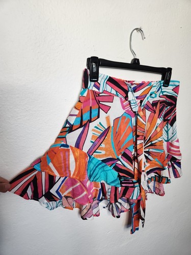 Desigual Women's Tropical Print Ruffle Shorts NWT size M - Picture 5 of 12