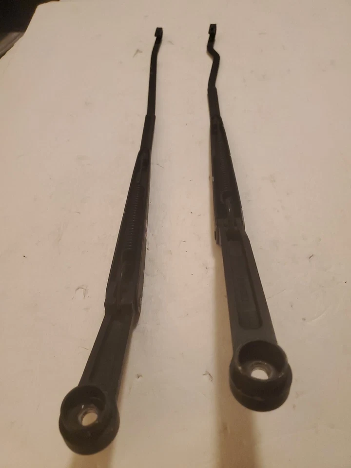 KIA SEPHIA 1994 1997 BRAZOS LIMPIAPARABRISAS IZQUIERDO Y DERECHO FABRICANTE ORIGINAL SIN CUCHILLAS  Foto 4 de 4