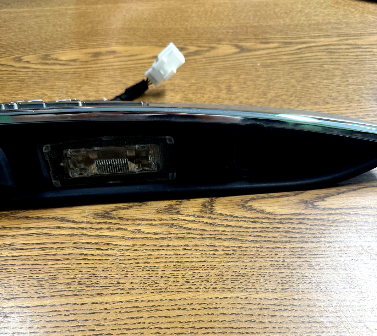 2014-2022 Maserati Ghibli Trunk Deck Lid License Lamp Molding Cover Trim Panel