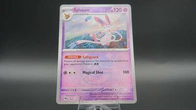 Sylveon (Poke Ball Pattern) 040/131 Holo Prismatic Evolutions Pokemon Holo NM