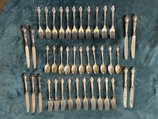 Lunt Malvern Sterling Silver Flatware Service for 9 to 11