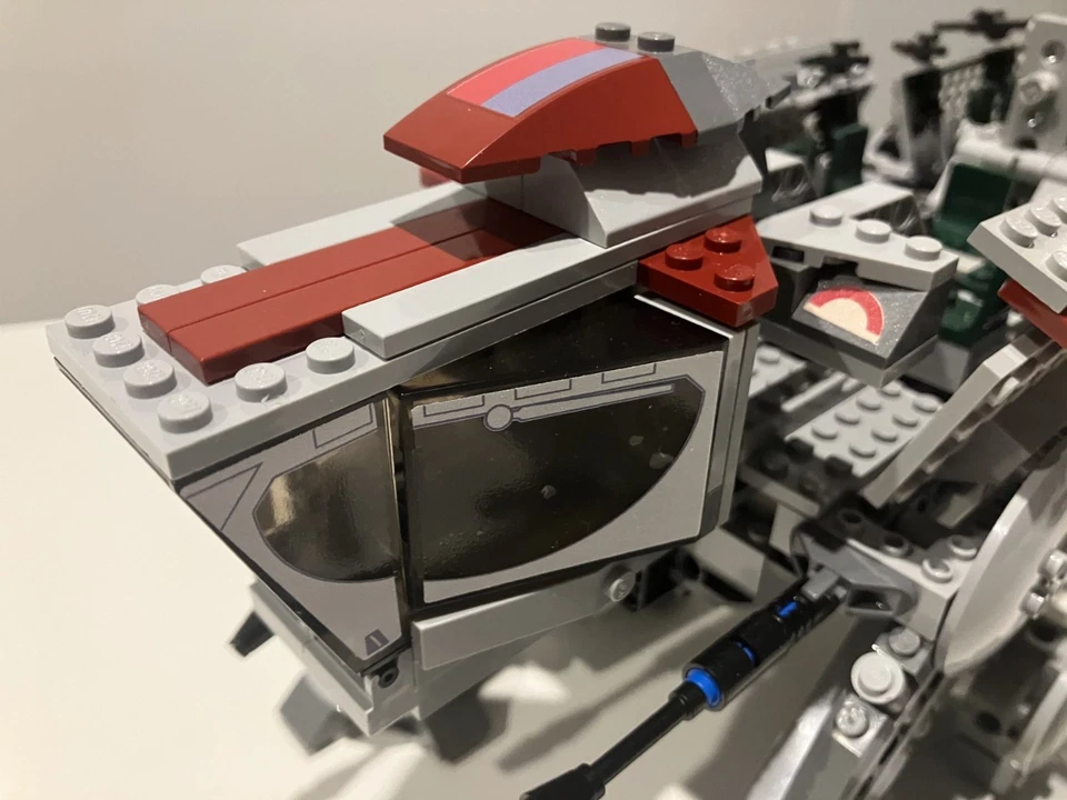 Lego Star Wars Republic Dropship with AT-OT 10195 Complete Set VGC Lego Star War - Image 2 of 4