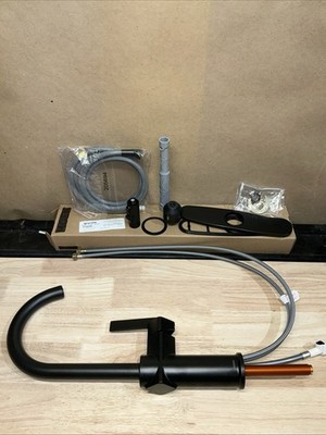 Scratch! Moen Joric Deck-mount Pull-down Kitchen Faucet with Sprayer 87492BL
