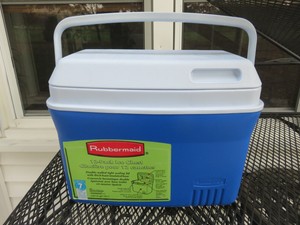 rubbermaid 12 can cooler