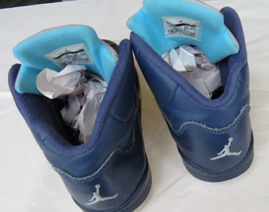 Michael jordan cheap blue shoes