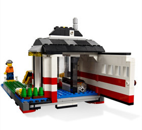 LEGO CREATOR: Lighthouse Island (5770) Complete w/Manuals, No Box (New Price)