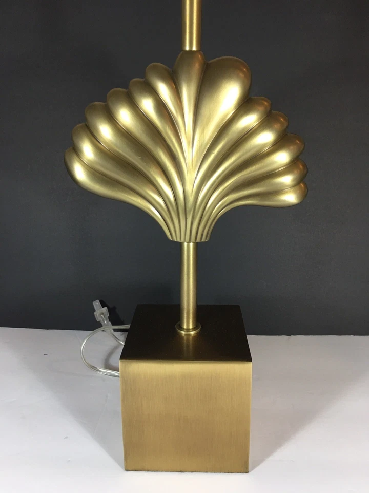 Elk-Home-D2676-LED-Vergato-Lámpara de mesa de latón envejecido luz portátil. Foto 4 de 4