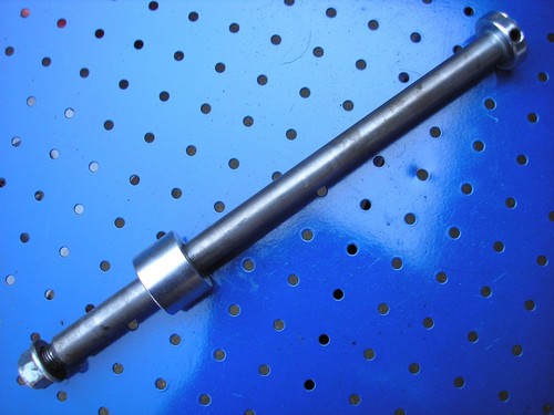 ACHSE HINTERRADFELGE FELGE VS 750 INTRUDER SHAFT REAR WHEEL JANTE VELO AXIS AXE