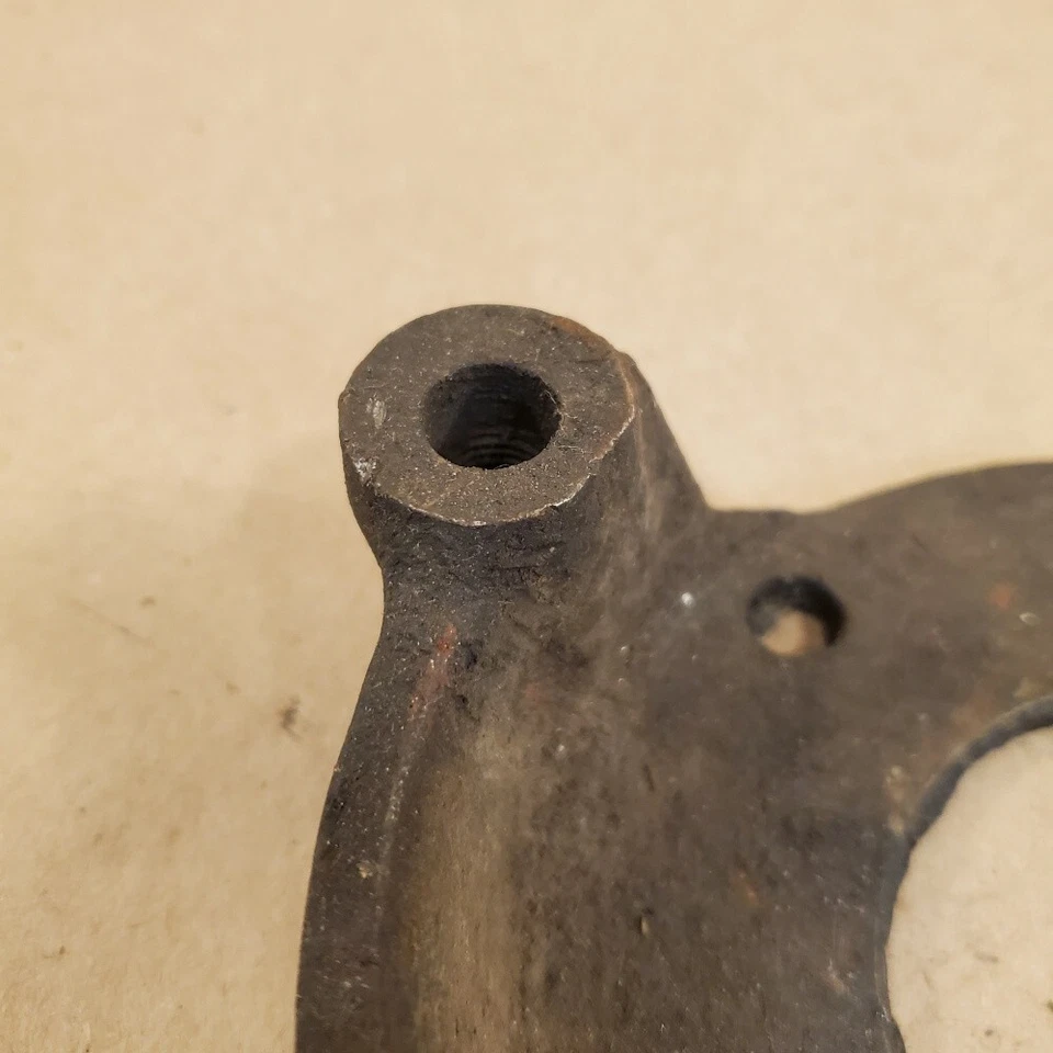 Placa adaptadora pinça de freio traseira direita Jaguar Mk II Mk 2 2.4L C16287 - Imagem 4 de 4