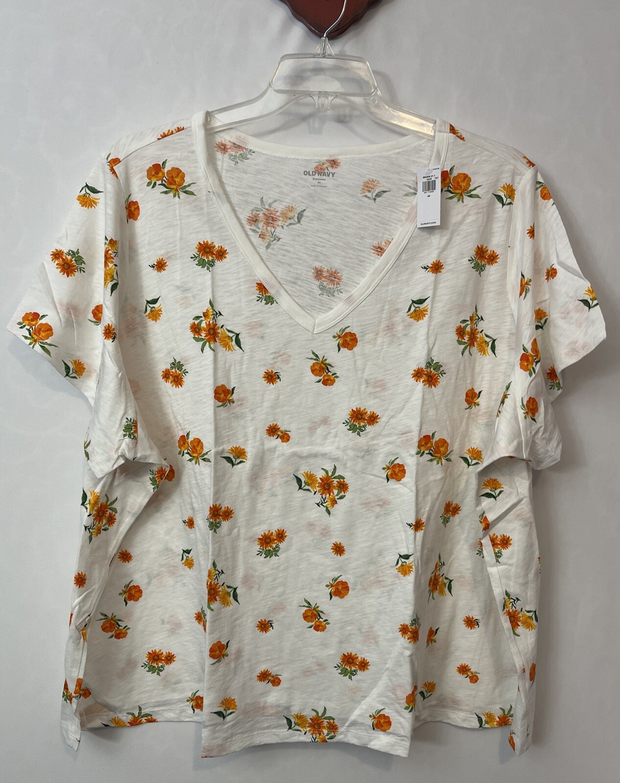 Old Navy Womens 4x White Floral Vneck Light Cotton Everywear Tshirt NWT! A1902
