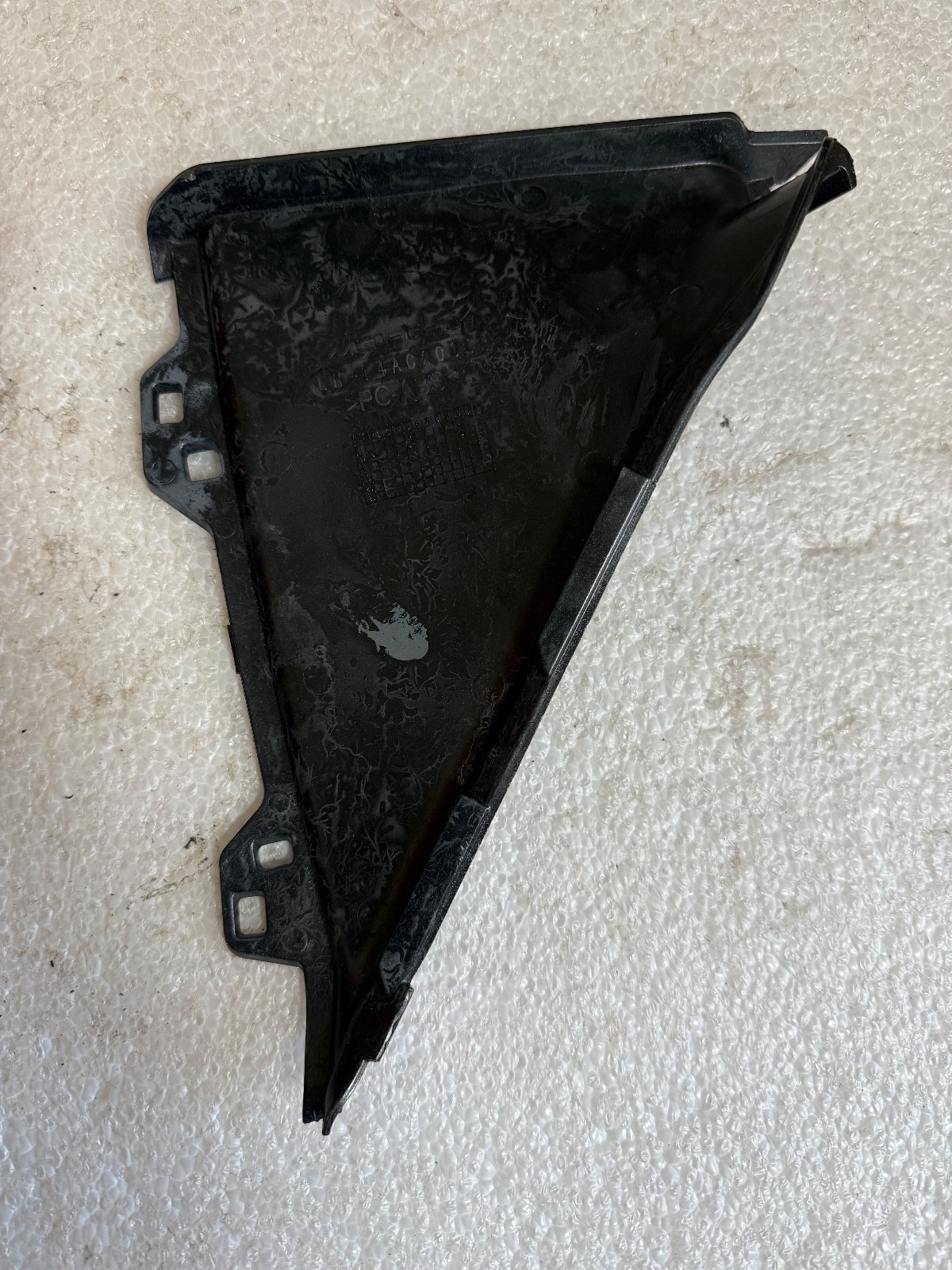 MCLAREN 720S LEFT FRONT BUMPER DUCT TRIM 14AC200CP