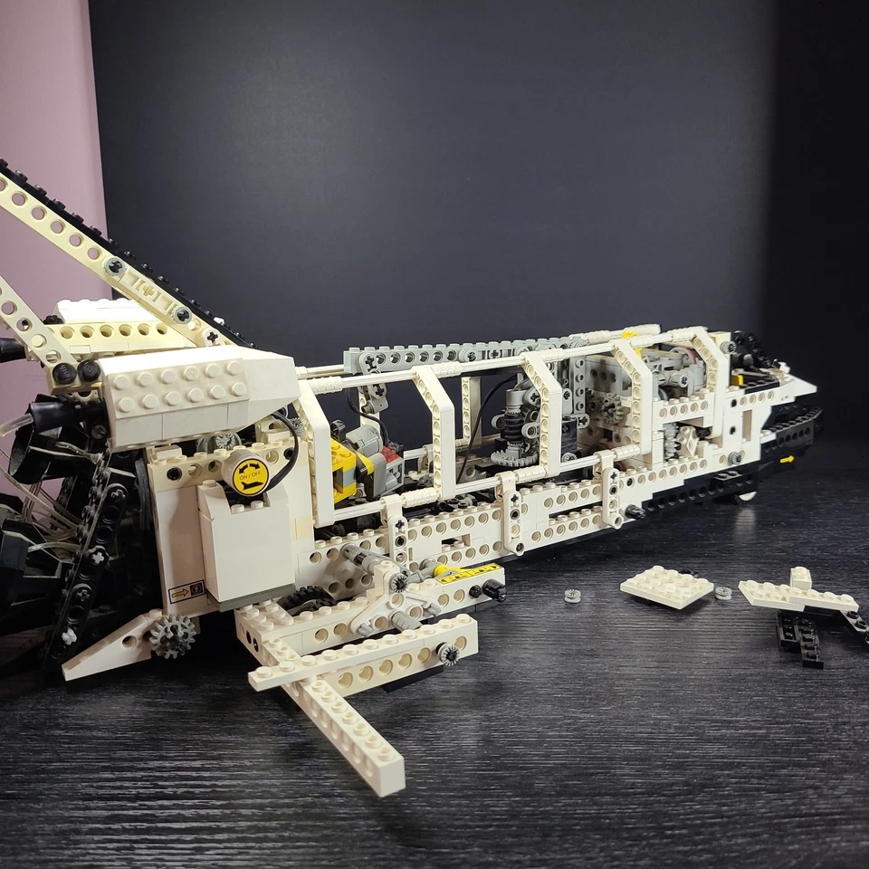 Vintage LEGO Technic 8480 Space Shuttle RARE *READ* 🟦 - Image 3 of 4
