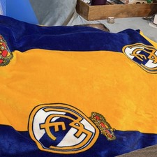 Real Madrid Reversible Sherpa Fleece Throw Bl...