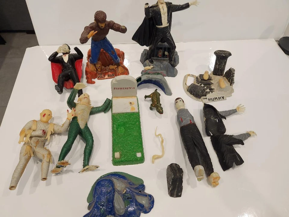 Original 1969 AURORA "Glow In The Dark head and hands" Universal Monsters Models - Image 3 of 4