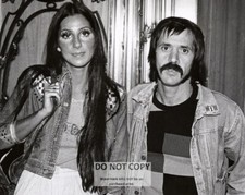 SONNY AND CHER - 8X10 PUBLICITY PHOTO (MW713)