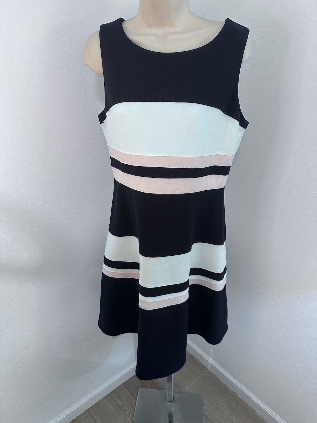 Tommy Hilfiger Navy white pink striped and Flare  Dress Sz 10 NWOT