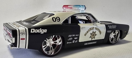 Caricabatteria Maistro Doge 1969 Highway Patrol 1:24 - Foto 3 di 16