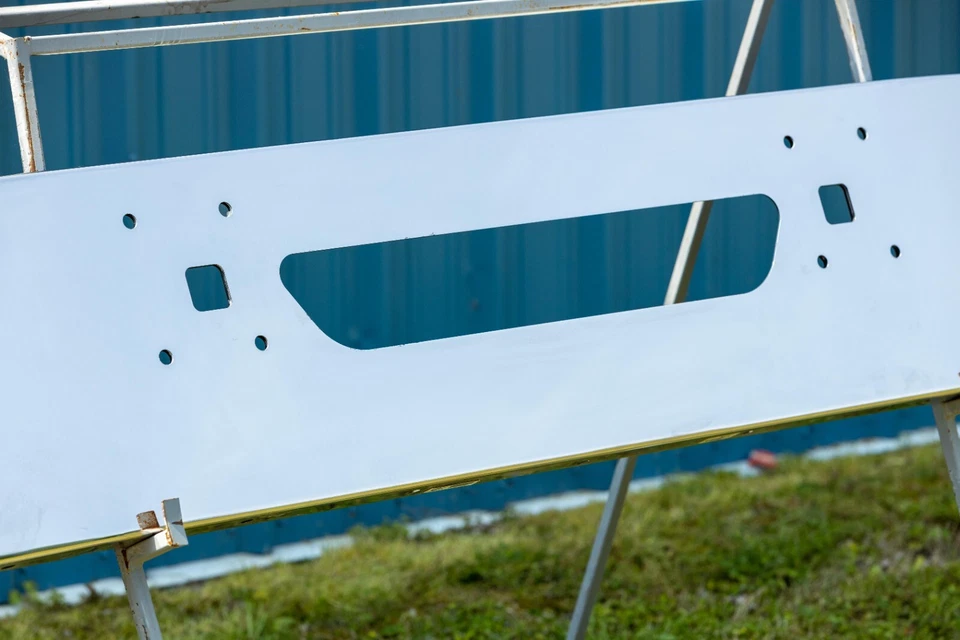 Parachoques delantero personalizado 16" International 9400 i cromado - 9100 / 9200 / 9400 - 1997+ Foto 2 de 4