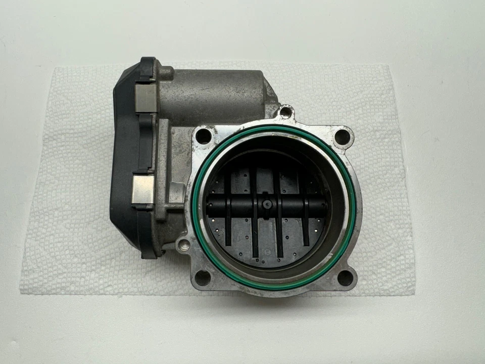 Carrocería de acelerador OEM barata para BMW X3 128i 328i 528i 3,0 L 2007-2012 BMW 328xi 3,0 L Foto 3 de 4