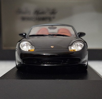 Porsche Boxster Type 986 2002 Argent Arctique Métallique 1/43 Minichamps 400062030