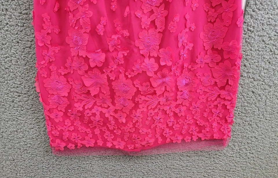 Eliza J Petite Puffed-Sleeve 3D-Floral Shift Dress Women's 4P Hot Pink Back Zip - Image 4 of 4