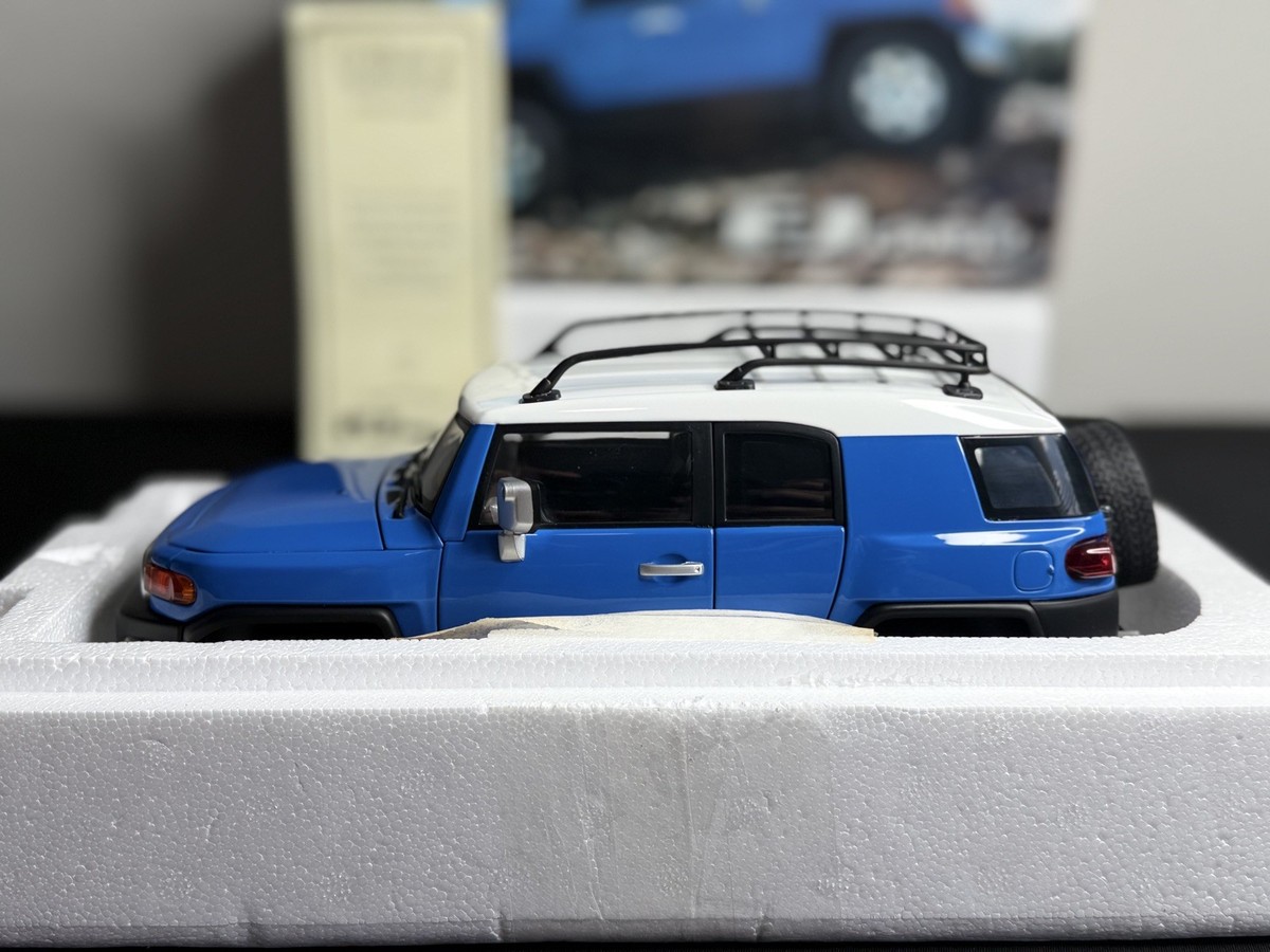 1/18 AUTOart Toyota FJ Cruiser in BLUE limited ed - OPENED BOX NEW
