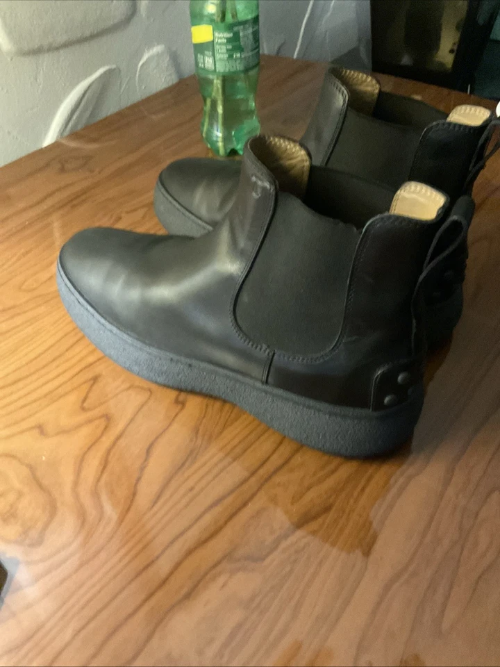 Botas Chelsea Tod’s Hechas a Mano Italianas de Cuero Negras para Hombre Talla 9.5 Usadas Dos Veces Foto 4 de 4