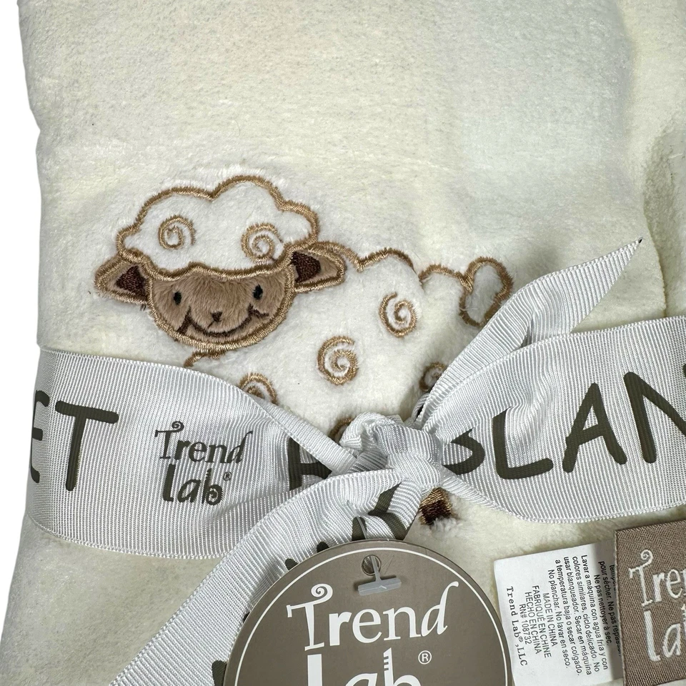 Trend Lab Plush Baby Blanket Farm Animals Embroidered Lamb Cow Pig 30 x 40 NEW - Image 3 of 4