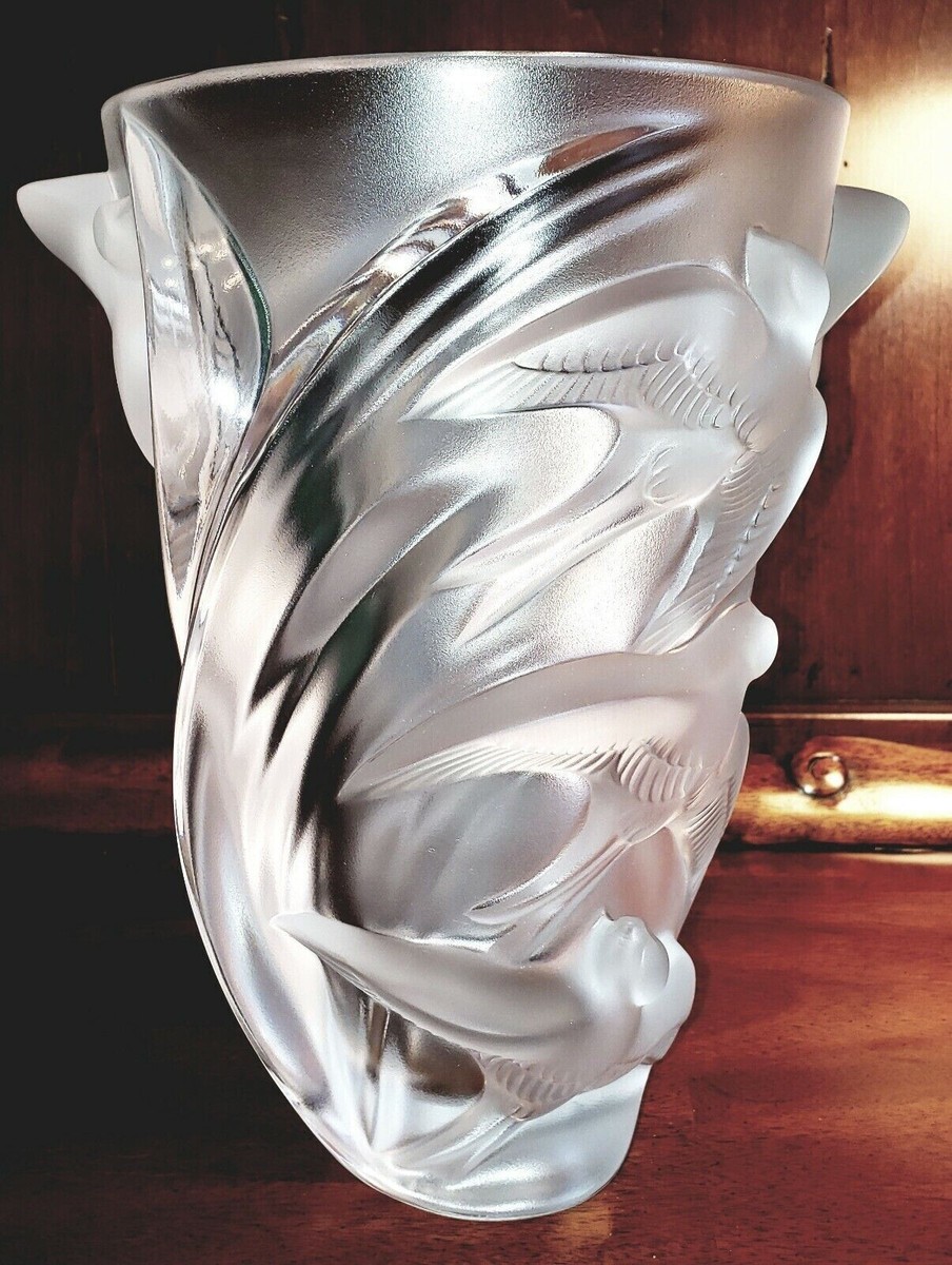 BEAUTIFUL LALIQUE FRANCE CRYSTAL VASE MARTINETS SWALLOWS