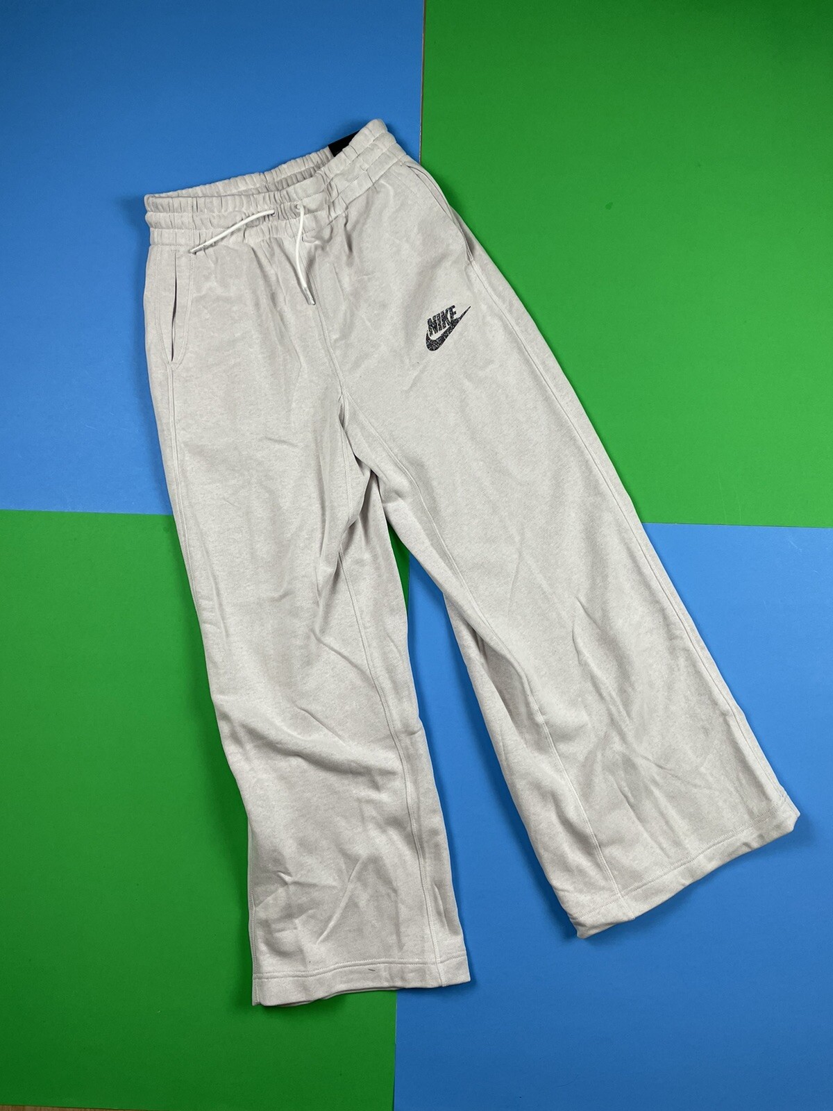 NIKE Organic CZ4571-063 Womens Sweatpants  Wide Leg Pants Loose Fit Size XS NEW