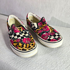 VANS Classic Slip-On Multicolor Roses Floral Pattern Low Top Slip-On Sneaker