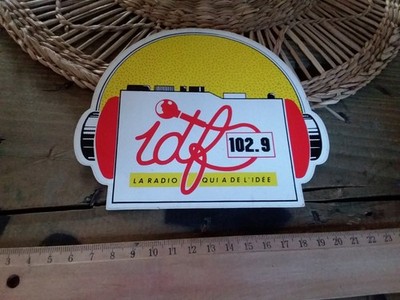 alter Aufkleber FM Radio IDF 102.9